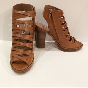 Steve Madden Sevvile peep toe women’s shoe